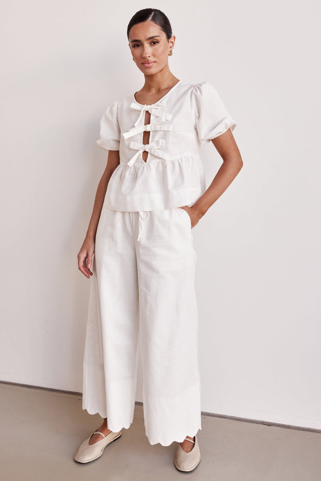 White Linen Bow Tie Front Top – Puff Sleeve Peplum Blouse-3