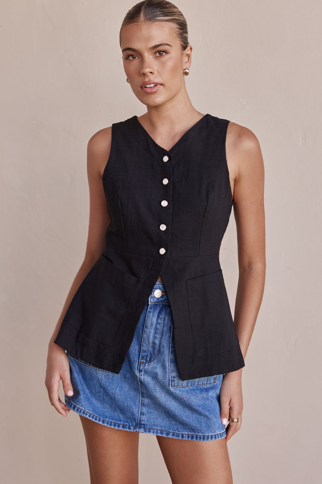 Black Linen Vest for Women with Front Pockets – Sleeveless Design-0